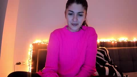 _just_a_simple_girl online show from January 21, 2025, 12:29 pm