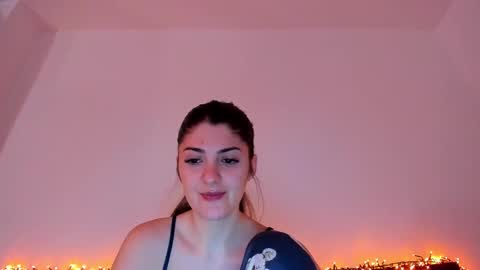 _just_a_simple_girl online show from February 21, 2025, 12:06 pm