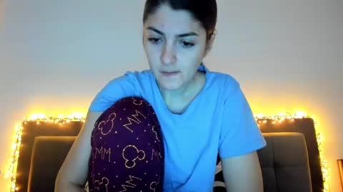 _just_a_simple_girl online show from February 26, 2025, 9:21 am