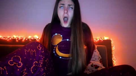 _just_a_simple_girl online show from February 28, 2025, 11:58 am