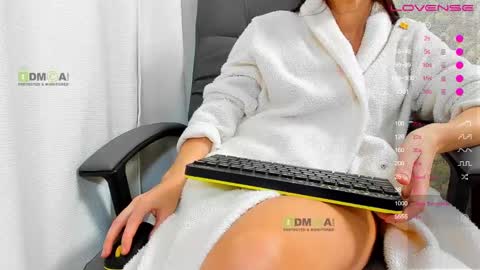 _justcallme_ online show from February 14, 2025, 8:26 pm