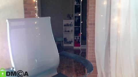  karolina online show from February 6, 2025, 6:35 pm