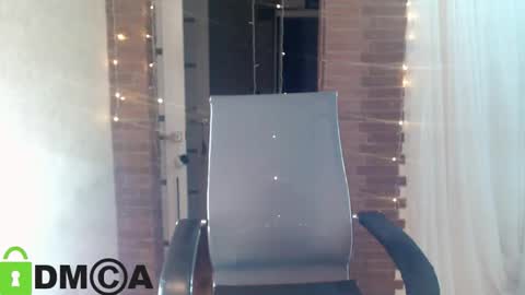  karolina online show from October 30, 2025, 6:41 pm