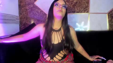 Snapshot of _katty_grey_ chatting on June 4, 2026, 8:59 pm _katty_grey_ online show from June 4, 2026, 8:59 pm