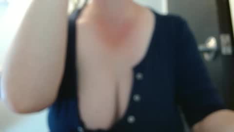 Keiila online show from November 25, 2025, 2:22 am