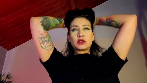 kelly online show from February 11, 2025, 6:33 pm