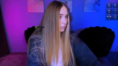 _kellykitten_ online show from November 30, 2025, 10:08 am