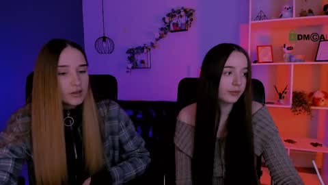 _kellykitten_ online show from April 20, 2026, 9:01 am