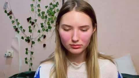 _kikiclark_ online show from February 22, 2026, 7:12 pm