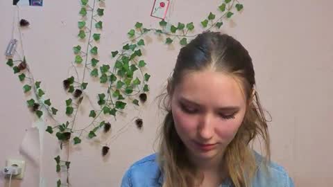 _kikiclark_ online show from March 6, 2026, 9:00 pm