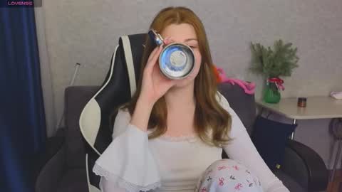 Molly   Emily online show from December 19, 2025, 5:20 pm