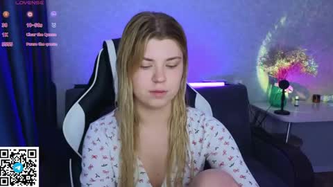 Molly   Emily online show from April 22, 2026, 3:46 pm