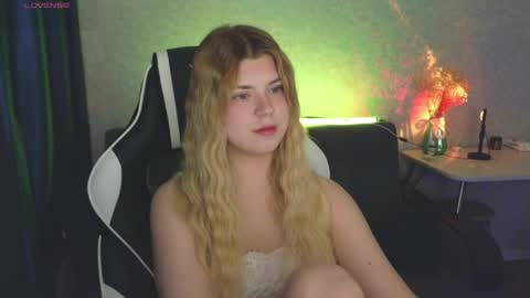 Molly   Emily online show from April 23, 2026, 6:32 pm