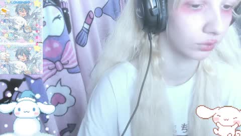  kuro  online show from December 25, 2024, 7:02 pm