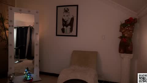 Snapshot of _lady_di chatting on December 13, 2024, 3:38 am Not on OF Some stuff for sale online show from December 13, 2024, 3:38 am