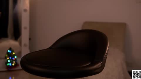 Snapshot of _lady_di chatting on December 17, 2024, 3:50 am Not on OF Some stuff for sale online show from December 17, 2024, 3:50 am