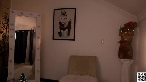 Snapshot of _lady_di chatting on December 20, 2024, 3:58 am Not on OF Some stuff for sale online show from December 20, 2024, 3:58 am