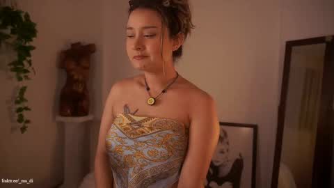 Snapshot of _lady_di chatting on September 19, 2025, 4:03 am Not on OF Some stuff for sale online show from September 19, 2025, 4:03 am