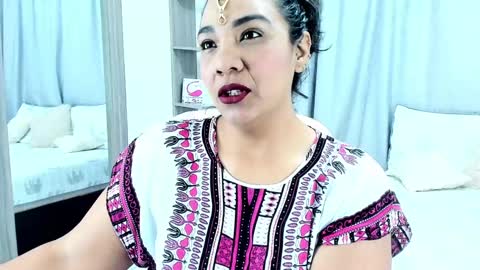 NAILHA SAJANI  online show from December 11, 2024, 1:39 pm