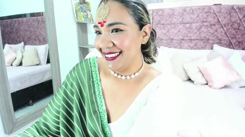 NAILHA SAJANI  online show from February 6, 2025, 2:58 pm