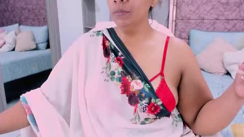 NAILHA SAJANI  online show from February 17, 2025, 12:05 pm