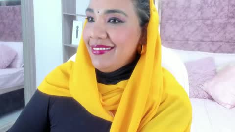 NAILHA SAJANI  online show from February 20, 2025, 3:08 pm