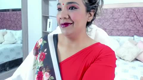 NAILHA SAJANI  online show from February 25, 2025, 12:03 pm