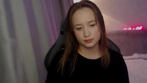 _lalune_ online show from September 25, 2025, 11:14 am