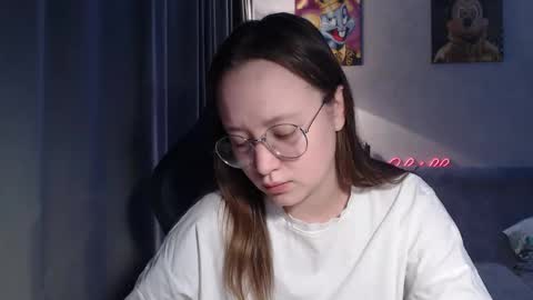 _lalune_ online show from January 17, 2026, 6:00 pm