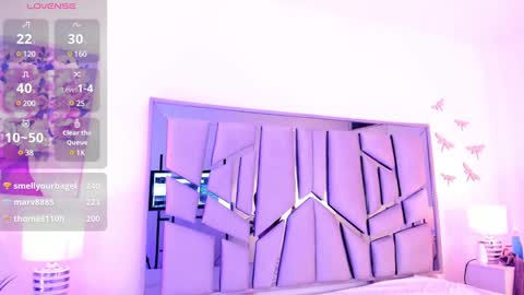 Lanna  online show from December 30, 2024, 6:05 pm