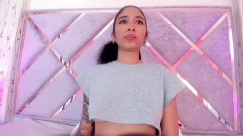 Lanna  online show from December 31, 2024, 2:25 pm