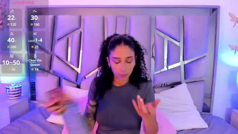 Lanna  online show from January 18, 2025, 11:43 am