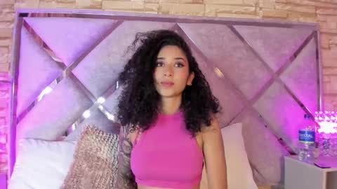 Lanna  online show from September 11, 2025, 4:01 am