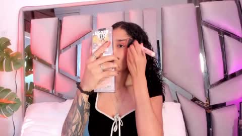 Lanna  online show from April 13, 2026, 11:27 am