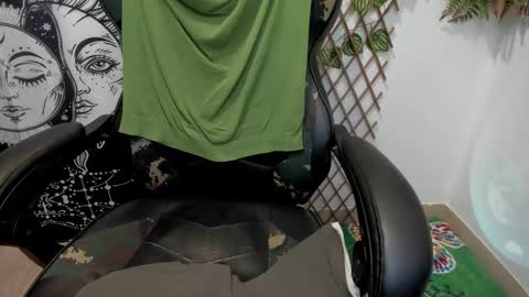 Layne online show from February 21, 2025, 7:56 am