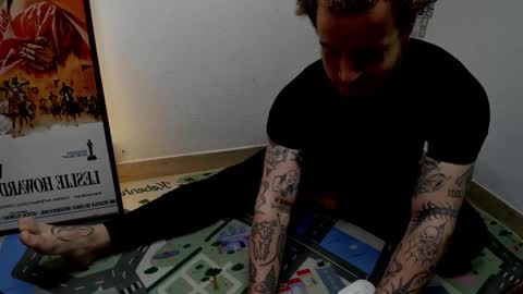 Layne online show from October 6, 2025, 8:45 am