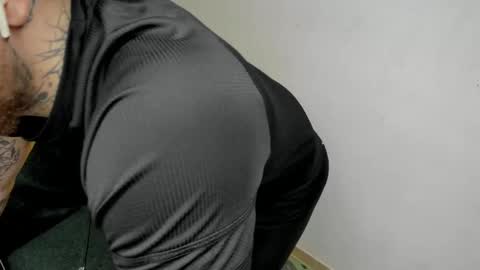 Layne online show from November 12, 2025, 8:37 am