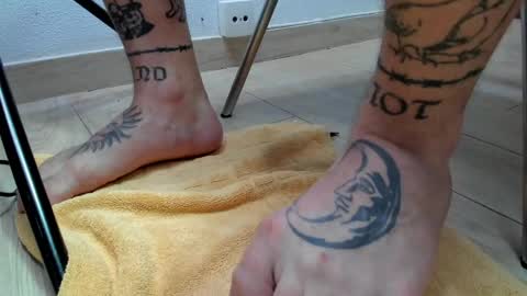 Layne online show from April 19, 2026, 3:55 pm