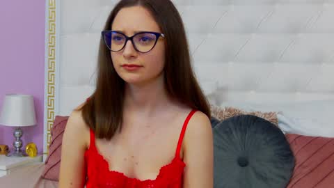 Lena Paul online show from February 6, 2025, 5:35 am