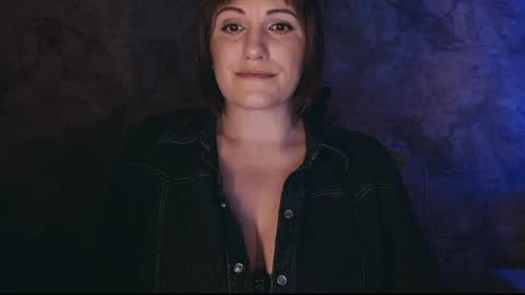 Snapshot of _letty_ chatting on February 28, 2025, 3:15 am Letty online show from February 28, 2025, 3:15 am