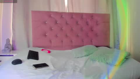 _lexx1e online show from November 18, 2025, 2:32 pm