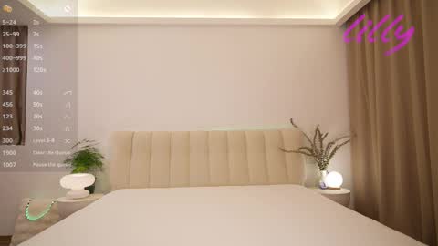 _lillilly_ online show from September 15, 2025, 4:56 am