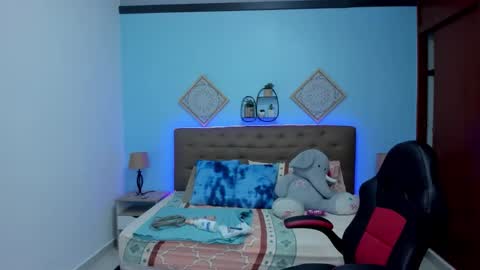 Liily online show from September 16, 2025, 8:54 pm