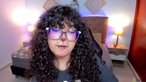 Liily online show from September 20, 2025, 9:05 pm