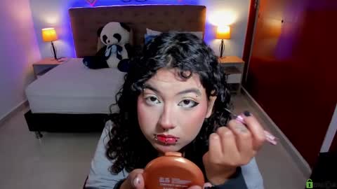 Liily online show from September 28, 2025, 8:58 pm