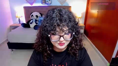 Liily online show from October 1, 2025, 9:43 pm