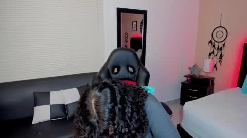 Liily online show from February 28, 2026, 4:13 am