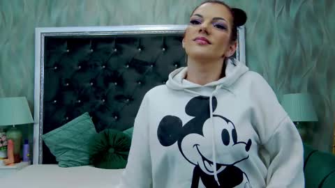 Lisa online show from March 7, 2025, 4:24 am