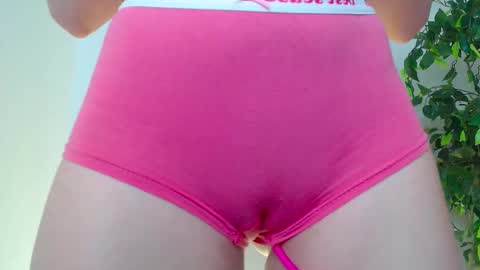 Mila  online show from October 7, 2025, 9:28 am