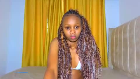 Littlevenus online show from February 2, 2026, 2:38 pm